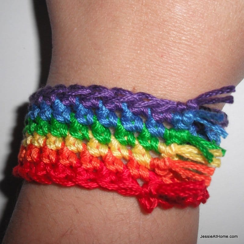 Crochet Bracelets ~ 25 FREE Crochet Patterns - Rhelena