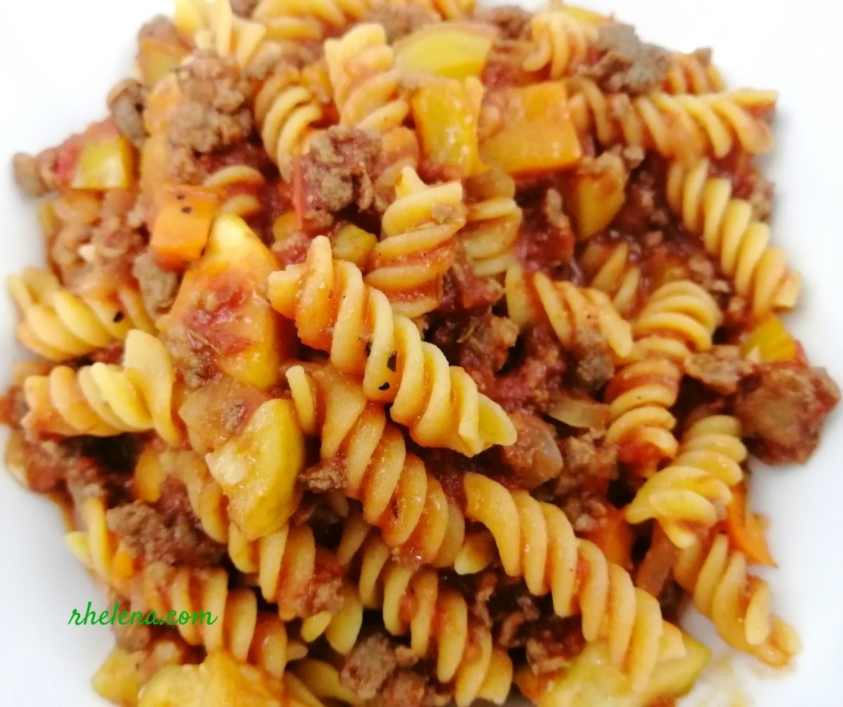 Ground Beef and Italian Sausage Pasta Dish Rhelena